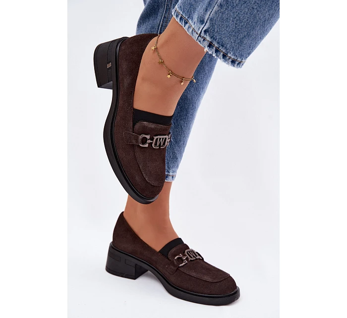 Dámské mokasiny z přírodního semiše na nízkém podpatku model 22100103 Čokoládové - VINCEZA Dámské mokasiny z přírodního semiše na nízkém podpatku model 22100103 Čokoládové - VINCEZA