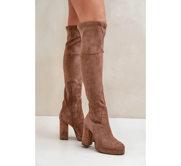 Topánky na podpätku model 203507 Krok vo veľkom štýle Topánky na podpätku model 203507 Krok vo veľkom štýle