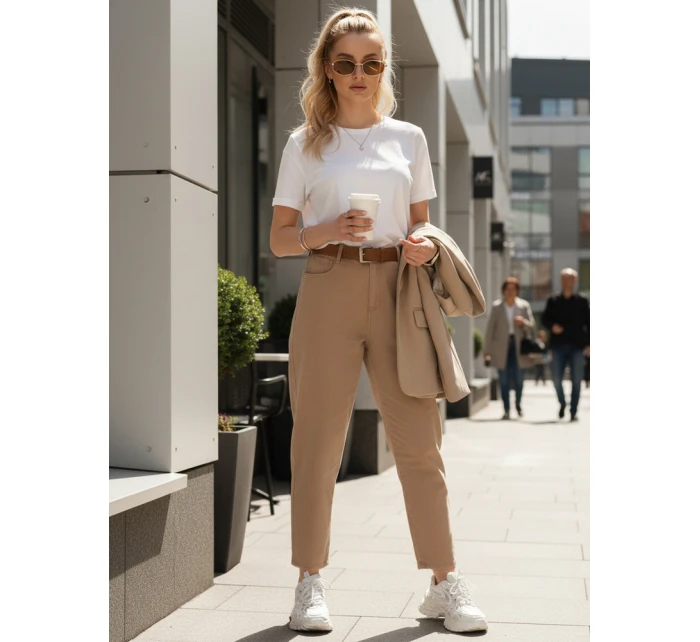 Dámské džíny s páskem mom fit béžové Dstreet model 21996306 - FashionStreet