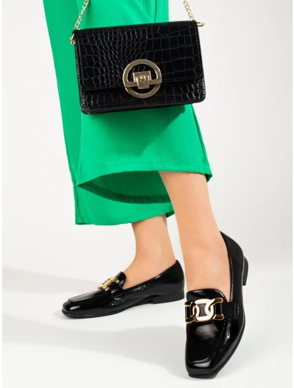 Krásne dámske čierne poltopánky bez podpätku Krásne dámske čierne poltopánky bez podpätku