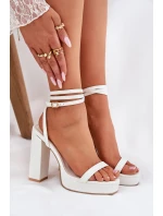 Dámské Sandály Na Podpatku S Páskem Bílé model 21696058 - Boto