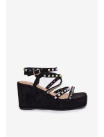 Dámské Sandály Na Klínu Se Na Černé model 21702805 - Boto Dámské Sandály Na Klínu Se Na Černé model 21702805 - Boto