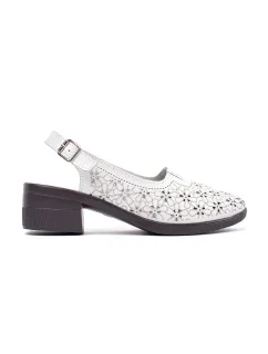 Moderní bílé dámské  sandály Obcas