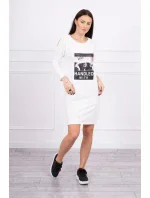 Rukoväť sa šaty s potlačou vo farbe ecru Rukoväť sa šaty s potlačou vo farbe ecru