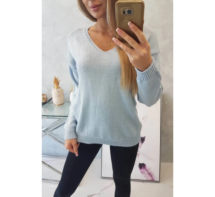 Svetr s výstřihem do V modrý