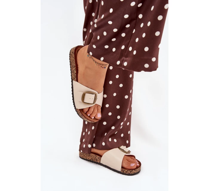 Dámské sandály na korkové platformě s přezkou béžové model 21704200 - Boto Dámské sandály na korkové platformě s přezkou béžové model 21704200 - Boto