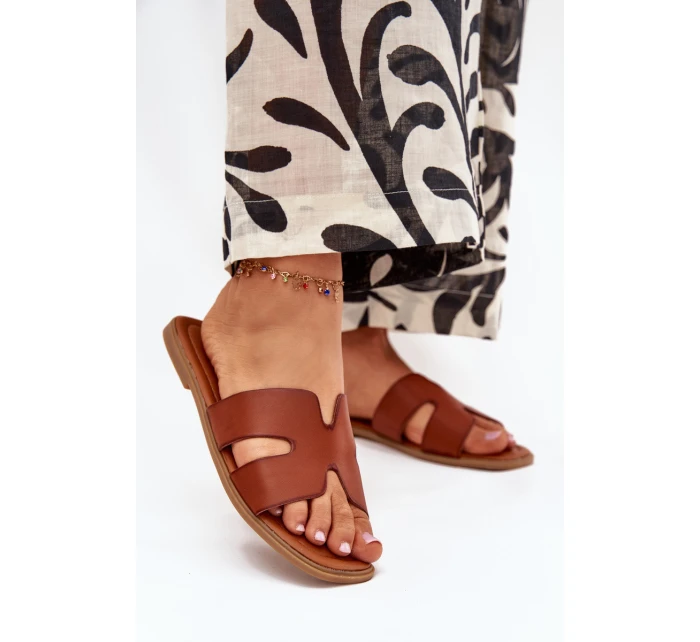 Dámske ploché papuče s výrezmi - ťava