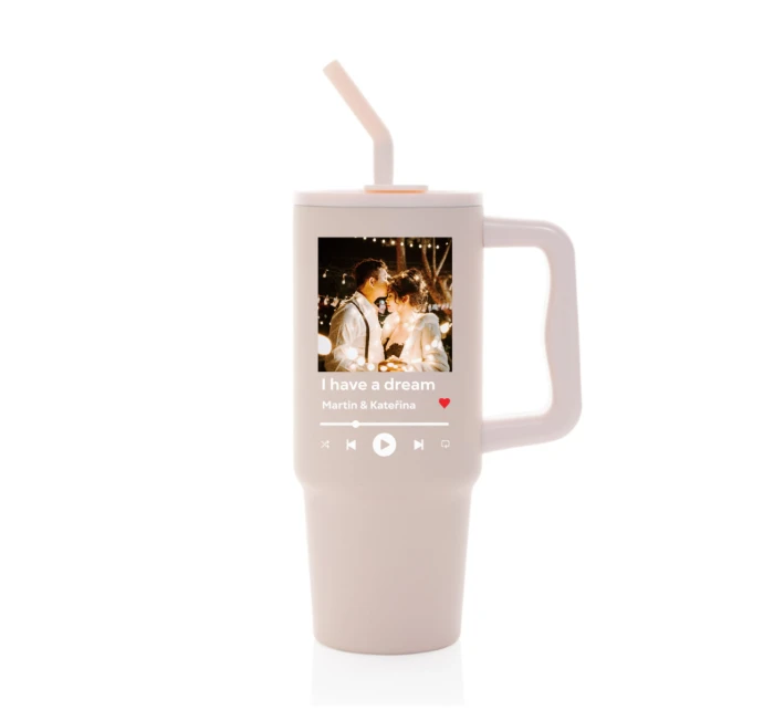 Cestovní termoska s barevným víčkem s vlastním odkazem na oblíbenou písničku Cestovní termoska s barevným víčkem s vlastním odkazem na oblíbenou písničku