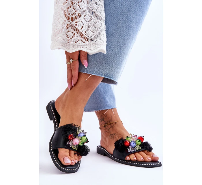 Pantofle s ozdobnými korálky model 21619232 Černé - S.Barski