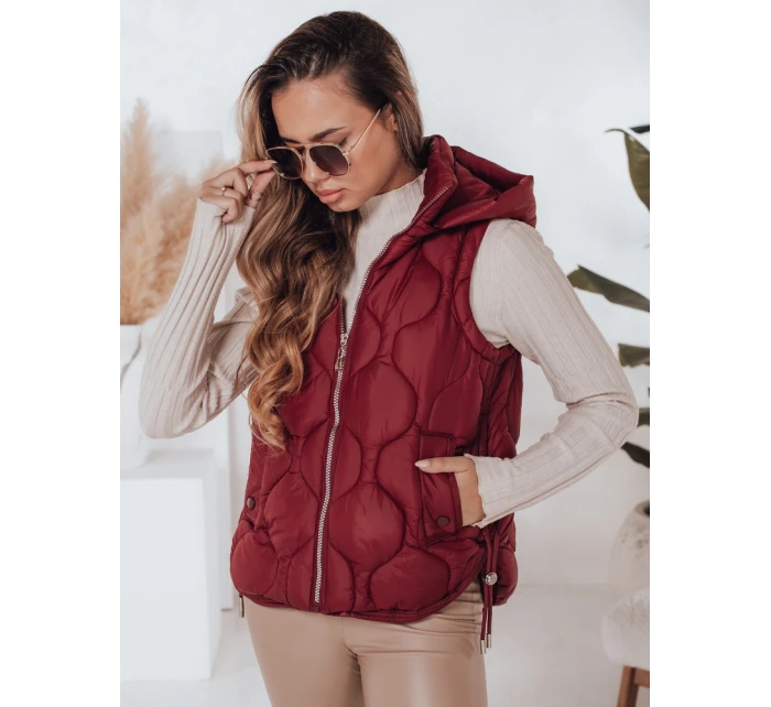Dámská prošívaná vesta s kapucí vínová Dstreet model 21990896 - FashionStreet