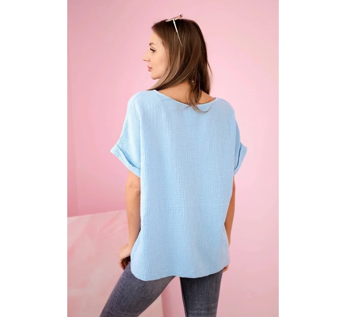 Mušelínová blúzka s náhrdelníkom modrá Mušelínová blúzka s náhrdelníkom modrá