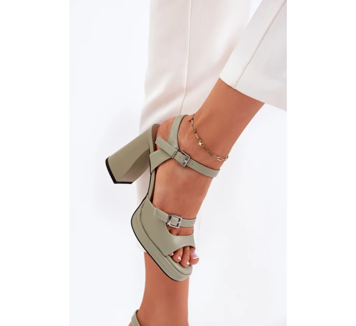 Dámské kožené sandály na podpatku model 21695162 zelené - VINCEZA