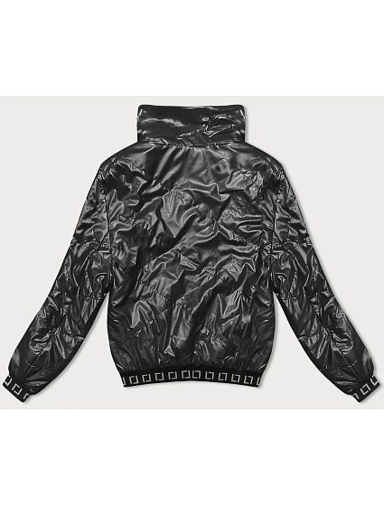 Krátká černá lesklá dámská bunda se stojáčkem model 18848652 - J.STYLE