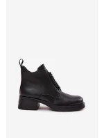 Kožené dámské kotníkové boty na klínu s ozdobou D a model 21718420 Černé - D&A