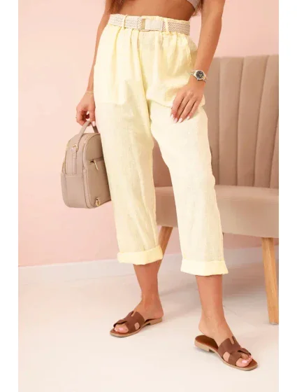 Dámské model 21035583 kalhoty s bavlnou a páskem žluté - K-Fashion