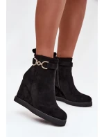 Botki Damskie Na Koturnie Z Ozdobnym Detalem Czarne Marivana