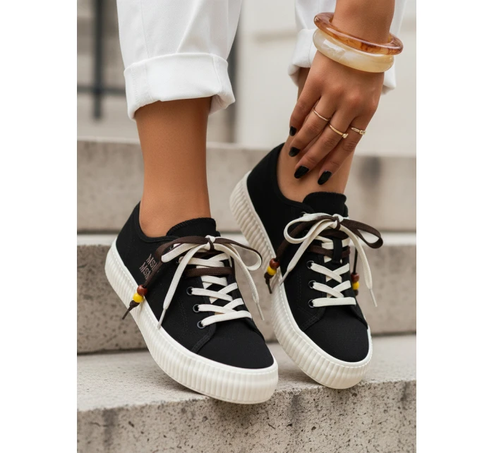Dámske tenisky s ozdobnými korálkami čierne FashionStreet ZY1405