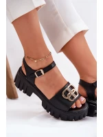 Dámské kožené sandály se zlatým detailem model 21695066 Černé - VINCEZA