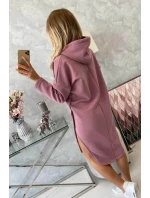 Šaty s kapucňou a bočným rázporkom tmavo ružové