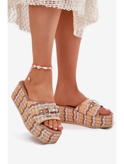 Klapki Damskie Na Koturnie Z Plecionką I Ozdobą Multikolor Isolene Klapki Damskie Na Koturnie Z Plecionką I Ozdobą Multikolor Isolene