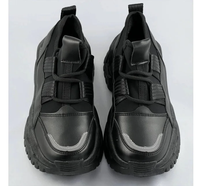 Černé šněrovací sneakersy na platformě model 17182428 Černé šněrovací sneakersy na platformě model 17182428