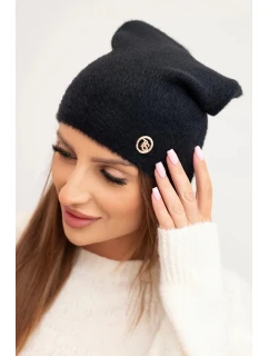 Dámska klasická čiapka z alpaky s ozdobným štítkom čierna