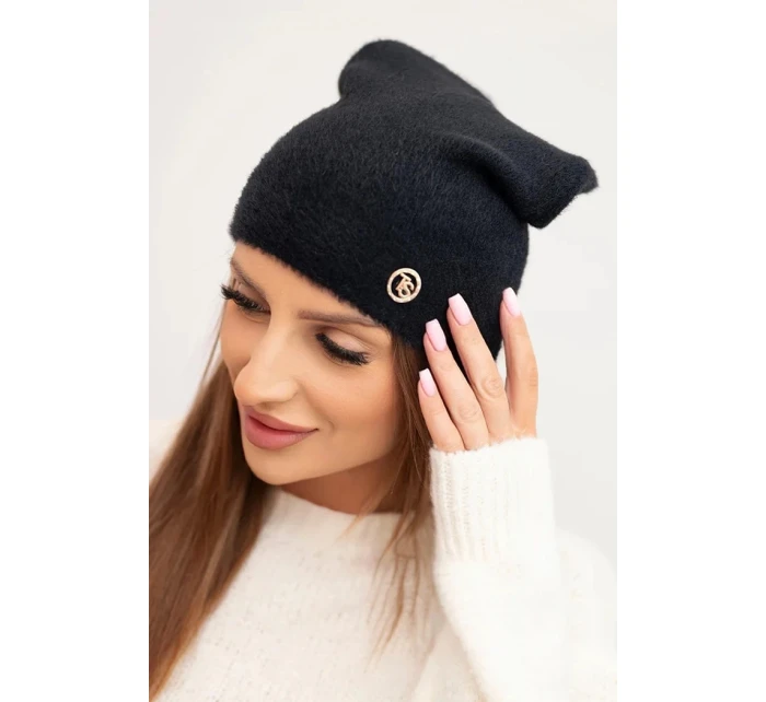 Dámska klasická čiapka z alpaky s ozdobným štítkom čierna