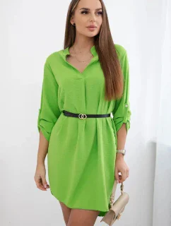 Šaty s delšími zády a pásem jasně zelená