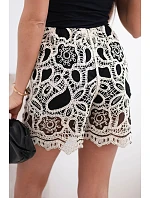 Dámske čipkované šortky s podšívkou čierne