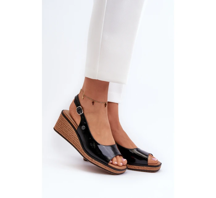 Dámské lakované sandály na platformě model 21657324 Černé - SERGIO LEONE