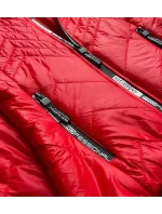 Krátka červená dámska prešívaná bunda s kapucňou (B9566) Krátka červená dámska prešívaná bunda s kapucňou (B9566)