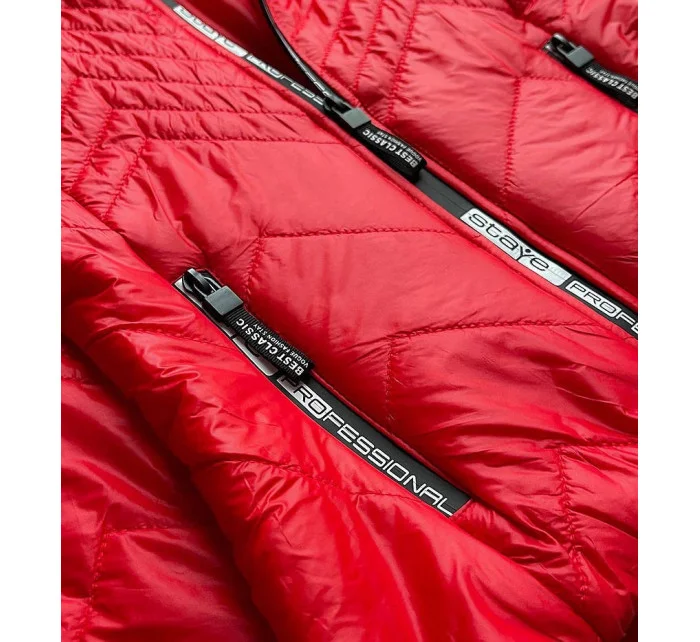 Krátka červená dámska prešívaná bunda s kapucňou (B9566)