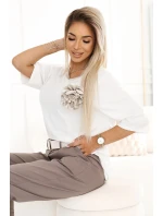 Pohodlná halenka s květinovou aplikací na  ECRU model 22077560 - numoco basic