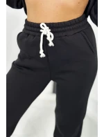 Izolovaná bavlnená súprava, mikina s vyšívacími + nohavicami čierny Izolovaná bavlnená súprava, mikina s vyšívacími + nohavicami čierny