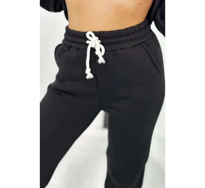 Izolovaná bavlnená súprava, mikina s vyšívacími + nohavicami čierny Izolovaná bavlnená súprava, mikina s vyšívacími + nohavicami čierny