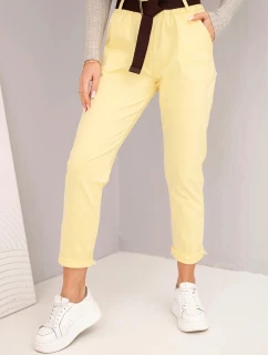 Dámské bavlněné kalhoty s páskem a ohrnutým lemem žluté