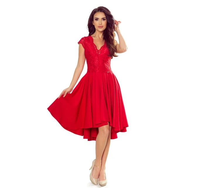 300-2 PATRICIA - šaty s dlhším zadným dielom a čipkovým výstrihom - ČERVENÉ