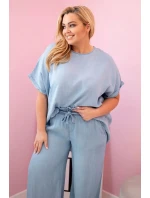 Dámská souprava Plus Size z model 21142682 halenka a kalhoty s vázáním světle džínový - K-Fashion