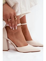 Lodičky na podpatku z imitace kůže světle béžové Selvra