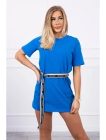 Šaty s ozdobným pruhom nevädzovo modrej farby Šaty s ozdobným pruhom nevädzovo modrej farby