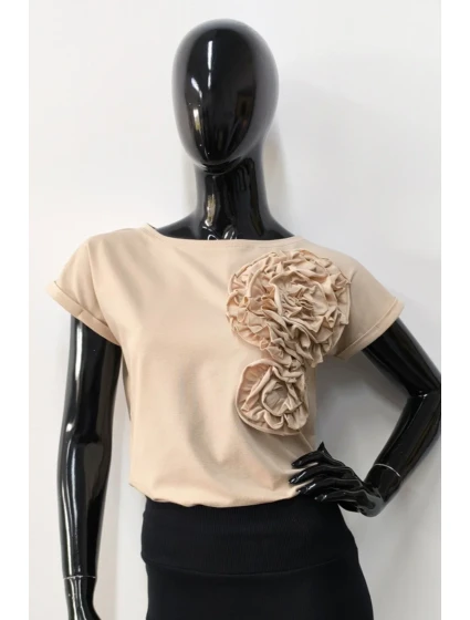 model 21048247 BLOUSE - OFF PINK model 21048247 BLOUSE - OFF PINK