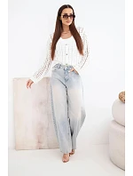 Dámsky bavlnený a čipkovaný sveter s výstrihom do V biely