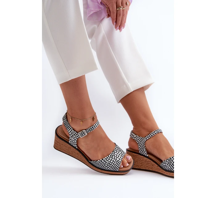 Dámské sandály Na Černobílé model 21657299 - SERGIO LEONE Dámské sandály Na Černobílé model 21657299 - SERGIO LEONE