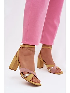 Sandále na podpätku model 226336 Vykročte štýlovo