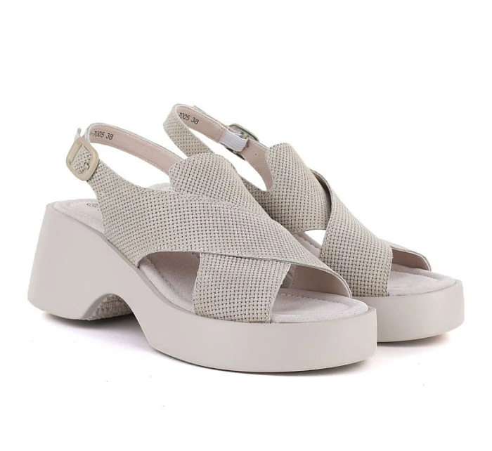 Dámské kožené sandály na platformě béžové S.Barski model 22099407