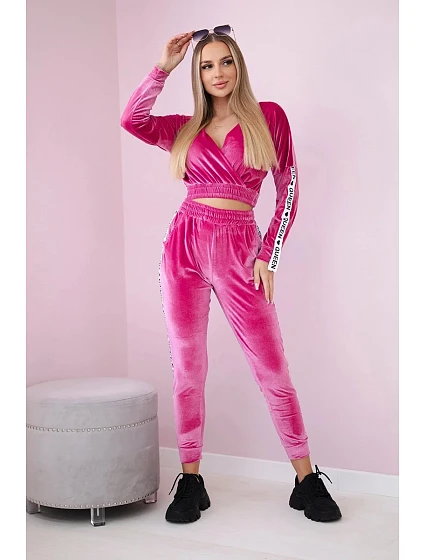 Velurová souprava s nápisem Queen fuchsia
