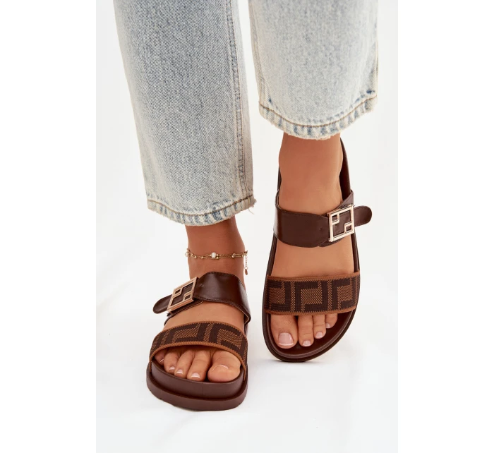 Dámské pantofle s zlatým sponou hnědé model 21898353 - Boto