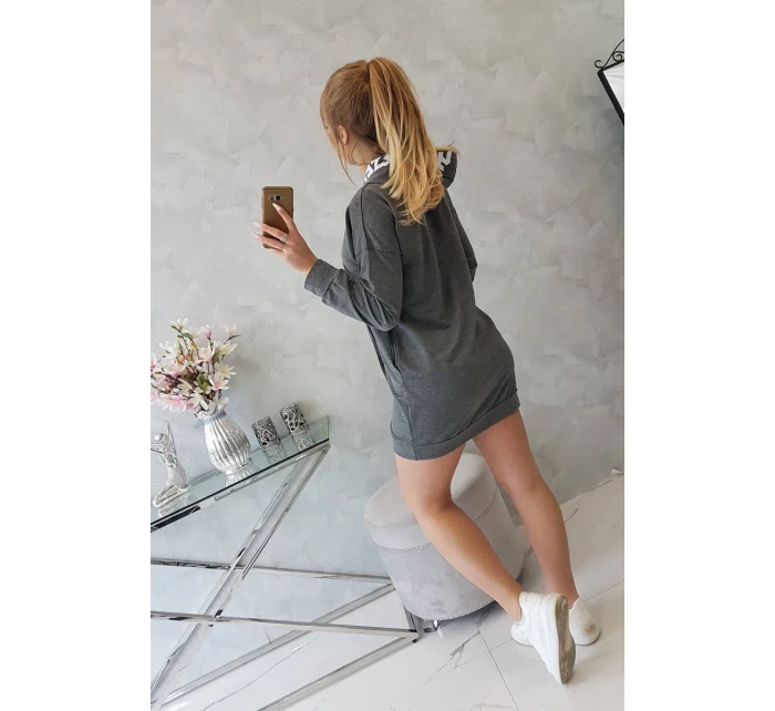 Oversize šaty s kapucňou v grafitovej farbe