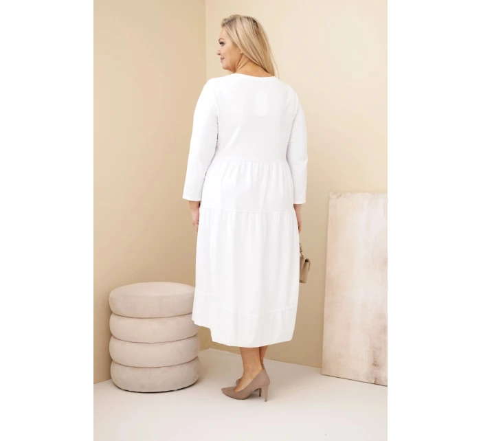 Dámske bavlnené šaty s volánmi a volánovými rukávmi v bielej farbe