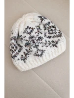 Dámska zimná čiapka s farebnými vzormi a hrubým úpletom K353 white+graphite